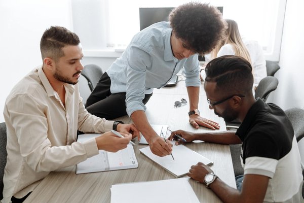 Les conflits d'entreprise les plus courants : Guide complet des litiges professionnels